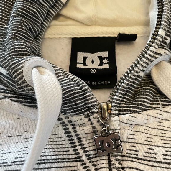 DC Men’s Zip Up Hoodie, Medium - Picture 5 of 7
